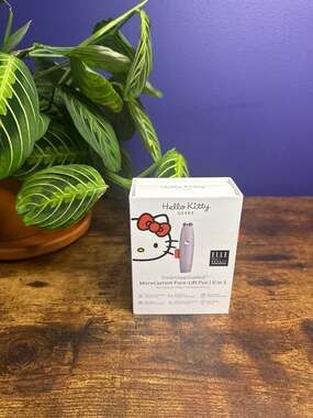 GESKE x Hello Kitty SmartAppGuided MicroCurrent Face-Lift Pen 6-in-1